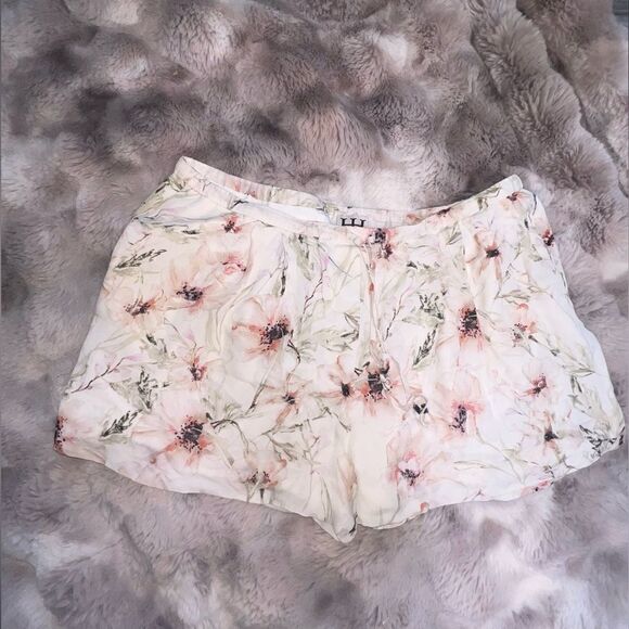 Haute Hippie drawstring silk shorts in floral-print georgette. - Picture 6 of 10